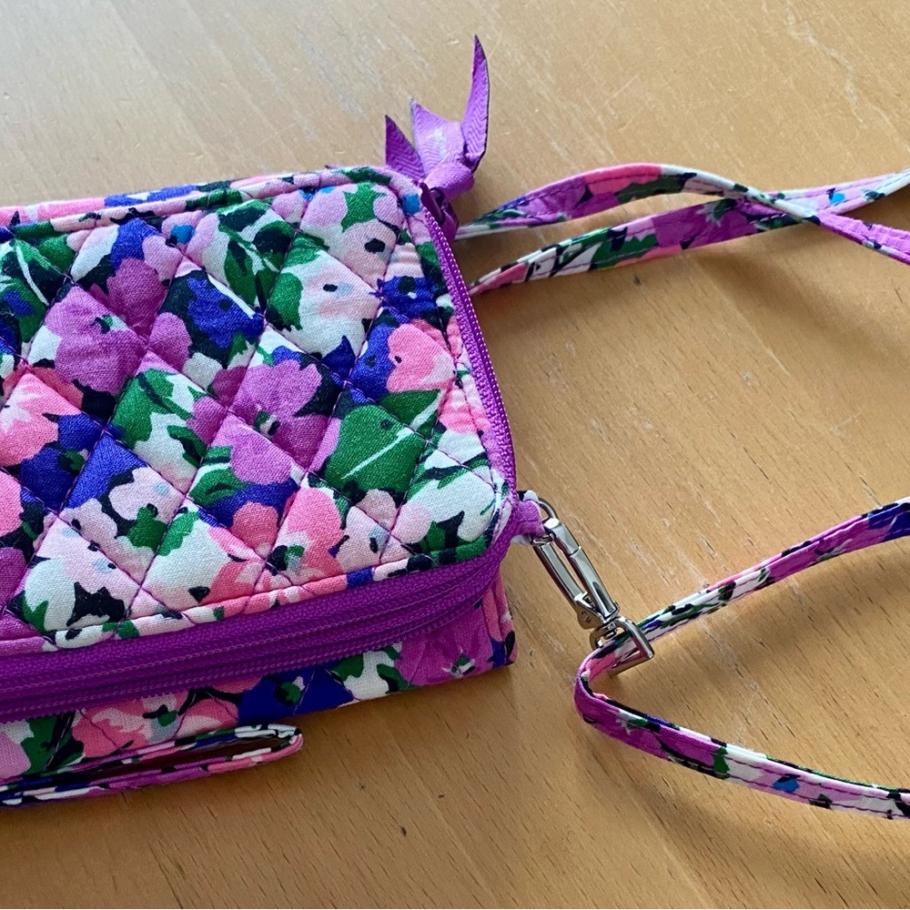 Vera Bradley wallet purse Floral Quilted Crossbody Bag NWOT RARE vintage - Picture 2 of 5